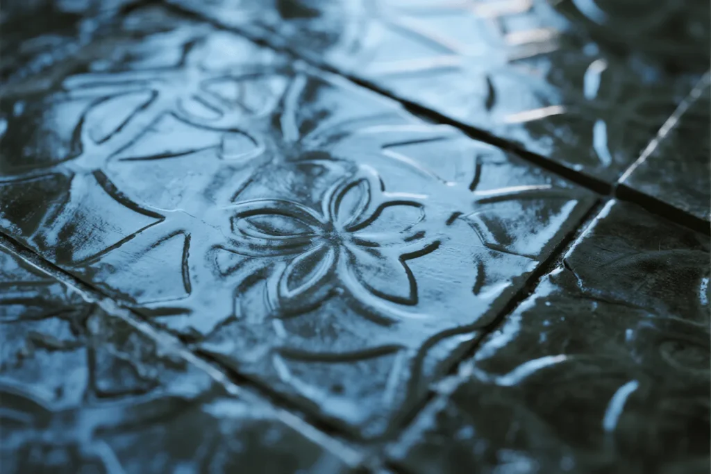 Slip resistant tile pattern