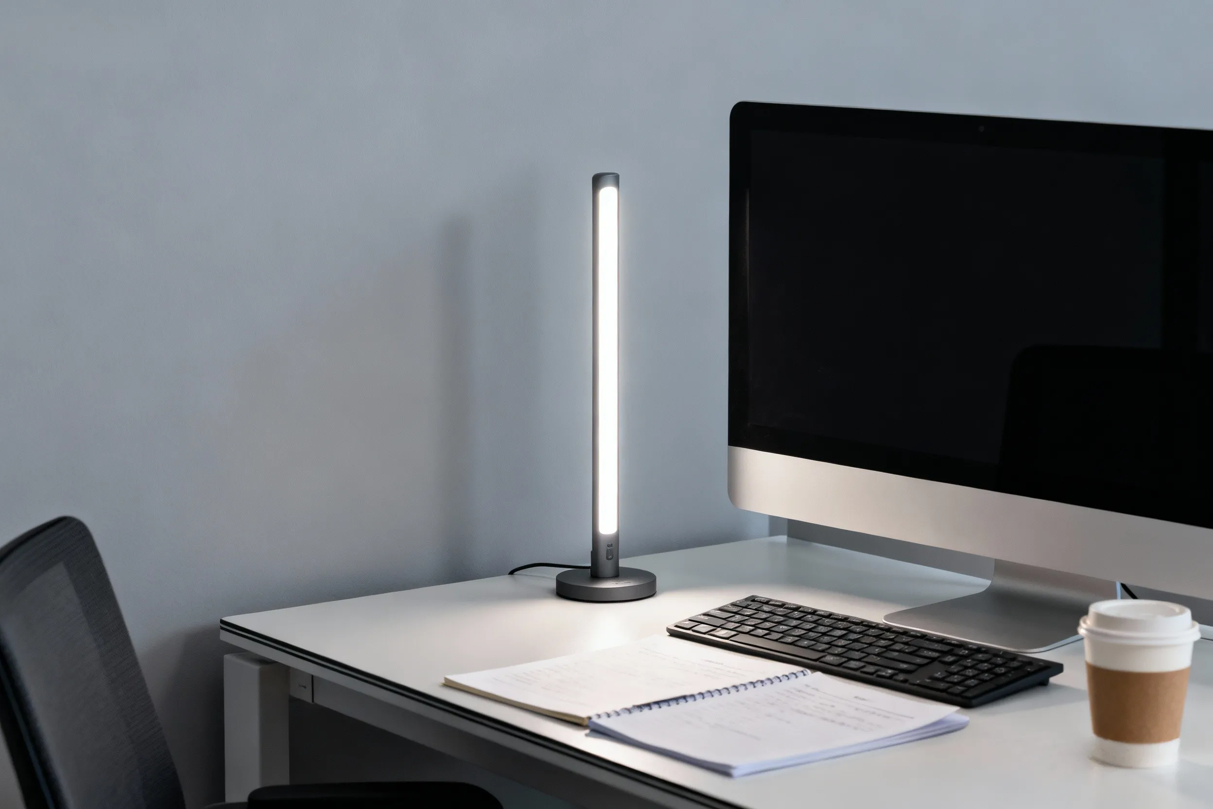 Desk lamp to assist computer work